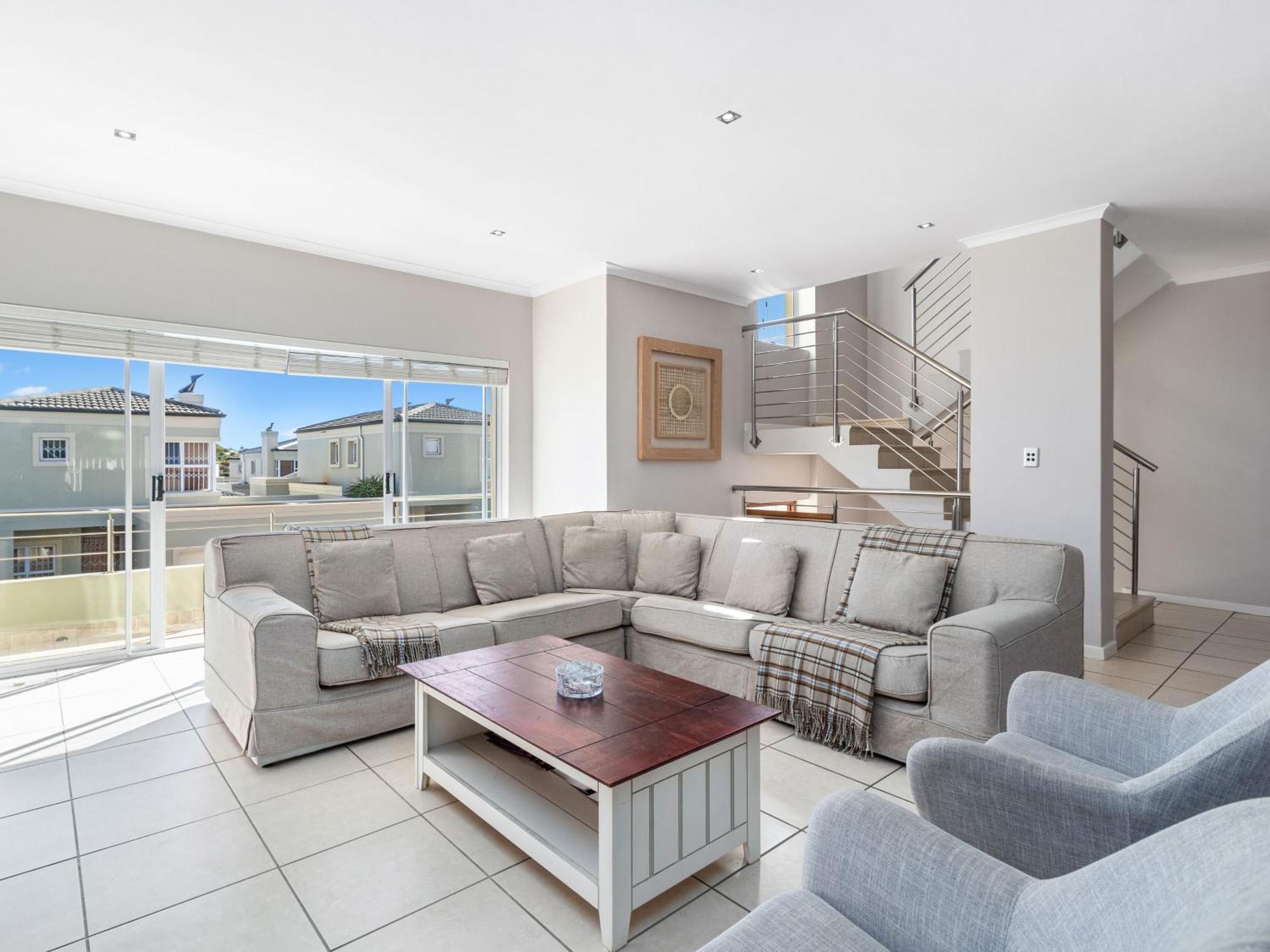 Benguela 24 By Host Agents Le Cap